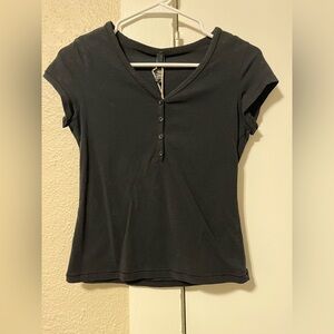 NWT SKIMS Henley Short Sleeve Black Tee in size Medium